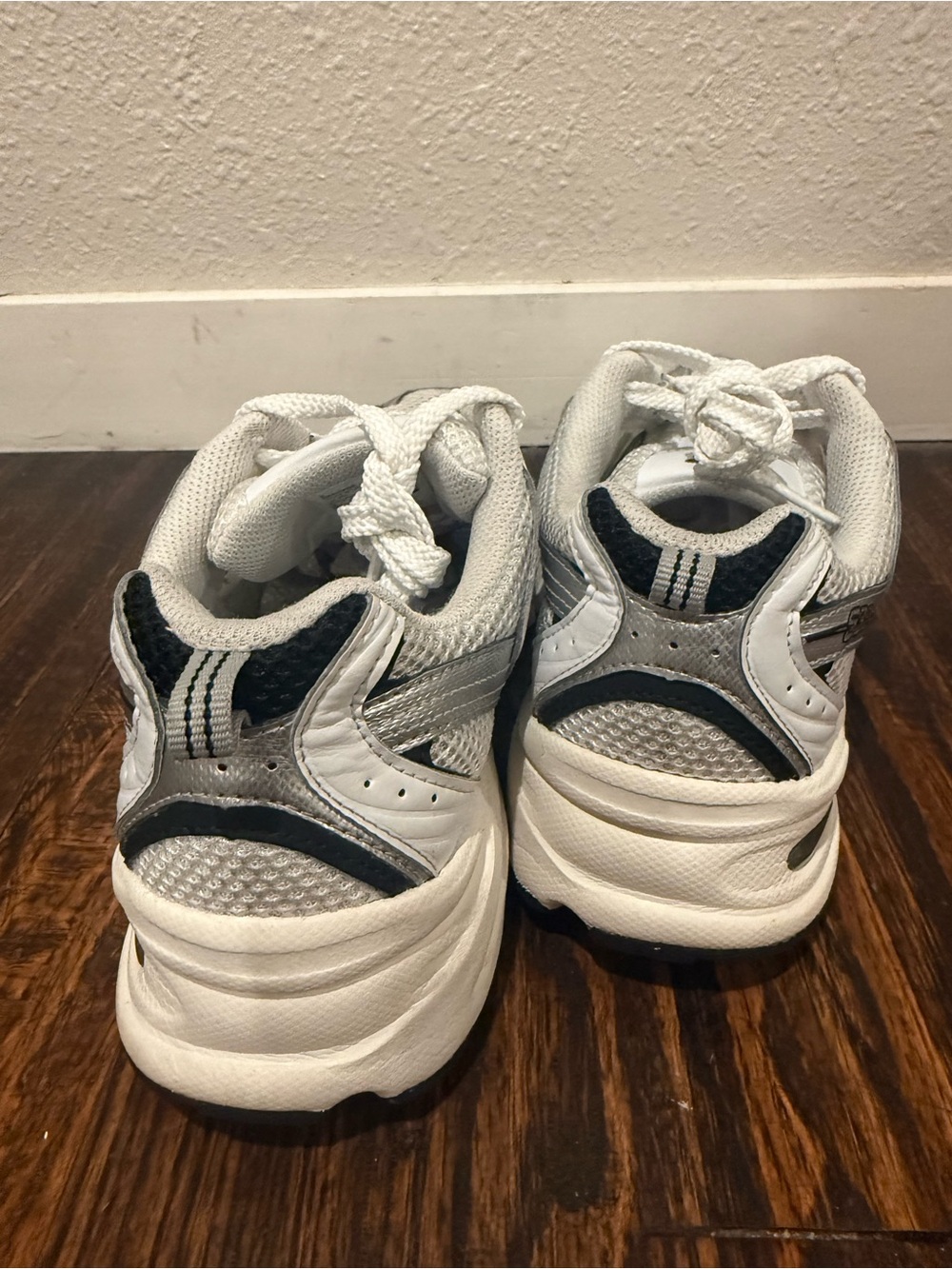 New Balance 530 MR530FDO White Silver Dad Sneakers Size 8 Men / 9.5 Women - Picture 3 of 8
